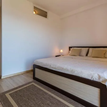 In 5538 Apartment