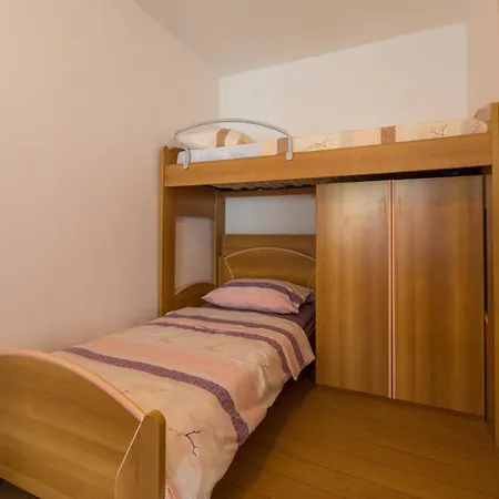 Apartament In 5538 Crikvenica